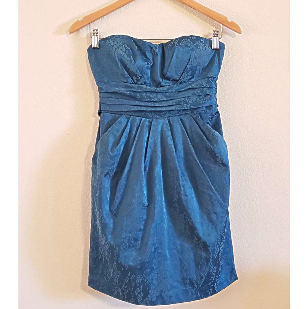 Snap Strapless Blue Dress